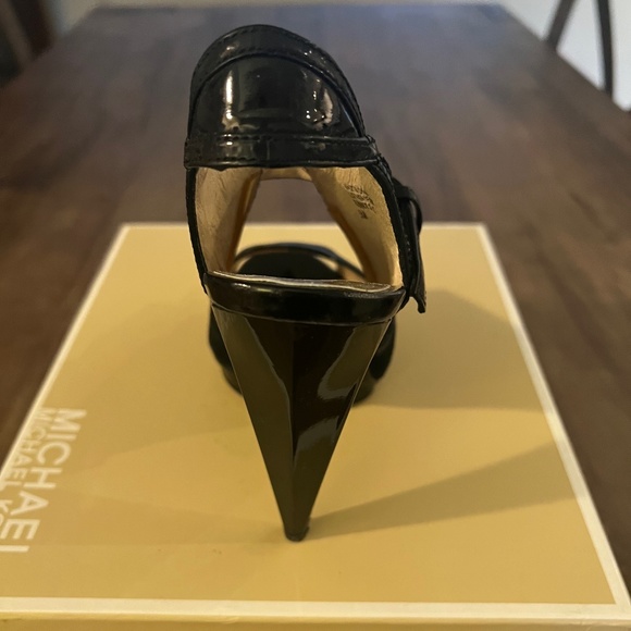 Michael Kors Peep-toe Heels - Size 5 - Picture 4 of 5